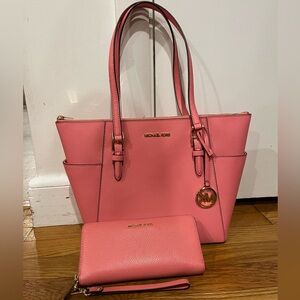 Michael Kors Charlotte Tote and Wallet Set